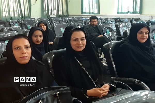 برگزاری کارگاه تفکر و سواد رسانه وآموزش عکاسی درشهرستان حمیدیه