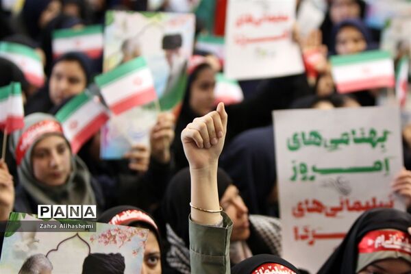 گردهمایی 30 هزار نفری نسل سلیمانی در مصلی تهران