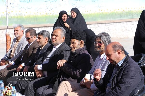طرح ملی لاله های روشن یادواره شهید اخوت در دبستان شهید غفرانی