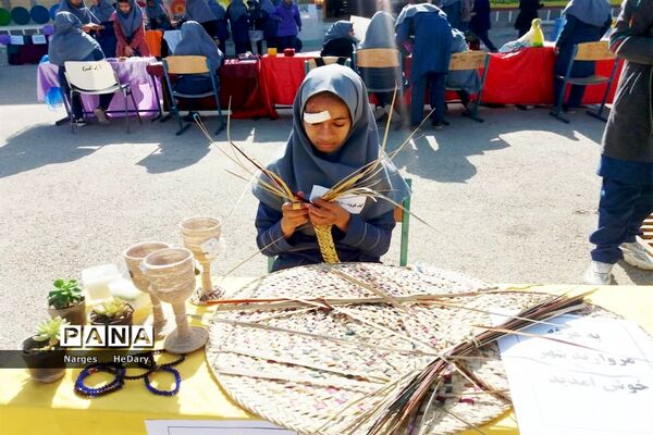 جشنواره خوارزمی  با محور بازارچه کارآفرینی آموزشگاه شهید ابوالحسنی شهرستان امیدیه
