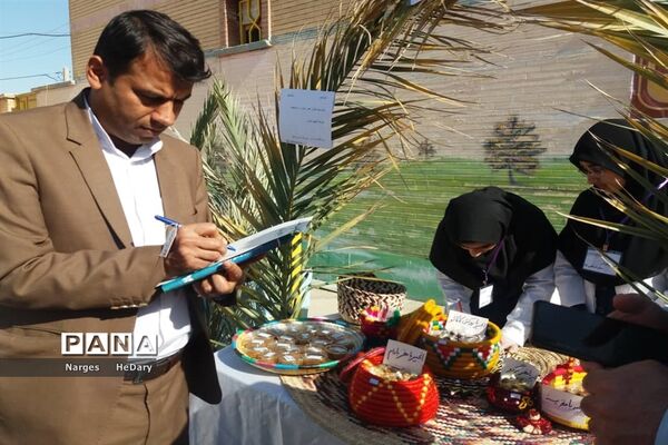جشنواره خوارزمی  با محور بازارچه کارآفرینی آموزشگاه شهید ابوالحسنی شهرستان امیدیه