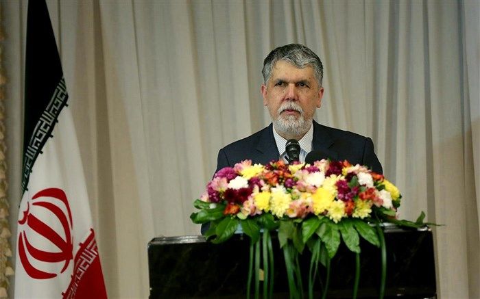 وزیر فرهنگ: قطار نشر ایران نه متوقف می‌شود و نه به عقب برمی‌گردد