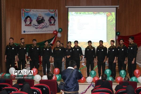 مرضیه هاشمی خبرنگار پرس تی وی در ویژه برنامه «لاله های روشن» قزوین