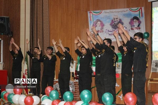 مرضیه هاشمی خبرنگار پرس تی وی در ویژه برنامه «لاله های روشن» قزوین