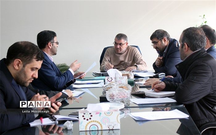 یکی از شیوه های اجتماعی کردن دانش آموزان، مشارکت آن ها در شوراهای دانش آموزی است