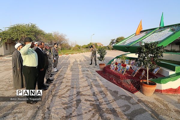 برگزاری صبحگاه مشترک نیروهای نظامی و انتظامی