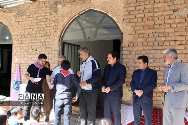 اهدای جوایز پیشتازان برتر سازمان دانش آموزی خراسان جنوبی