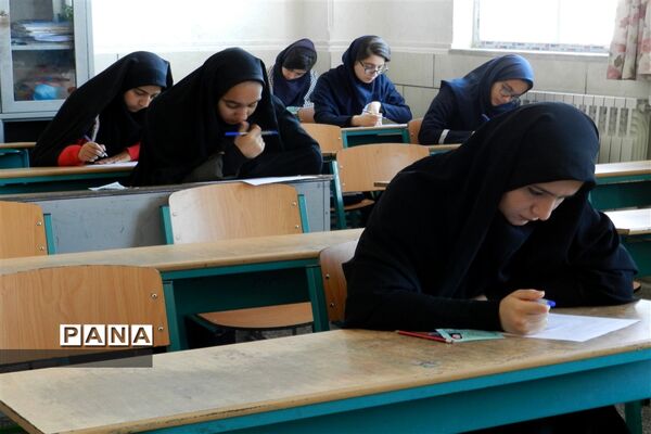 برگزاری مسابقات قرآن و عترت دختران دانش‌آموز ناحیه ۳ شیراز در آموزشگاه عباس الکوت