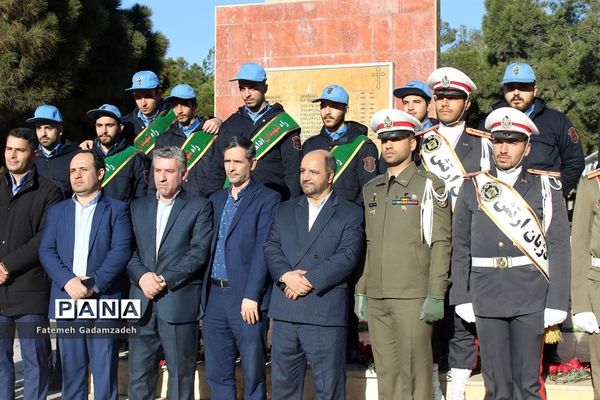 چهاردهمین آیین ملی عطر افشانی و گلباران مزار شهدای ادیان توحیدی