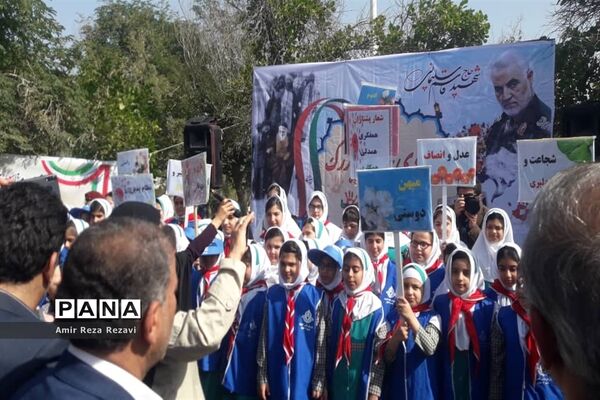 همایش ۲۰۰۰نفری یاوران انقلاب پیشتازان ناحیه ۴ اهواز