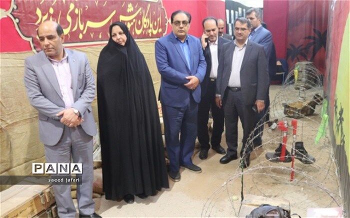 نمایشگاه مدرسه انقلاب در ناحیه یک  افتتاح شد