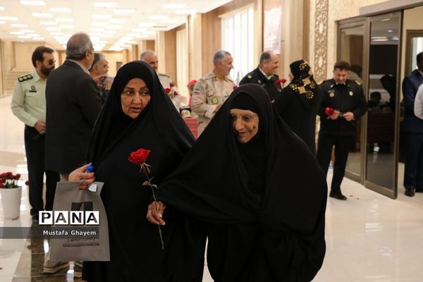 همایش تجلیل از مادران شهدای آبادان و خرمشهر