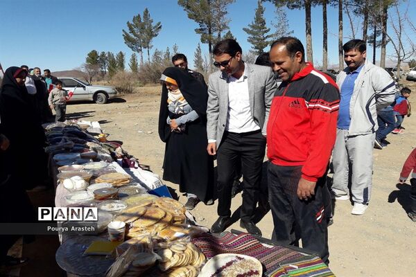 همایش پیاده‌روی خانوادگی در روستای اصغریه شهرستان خوسف
