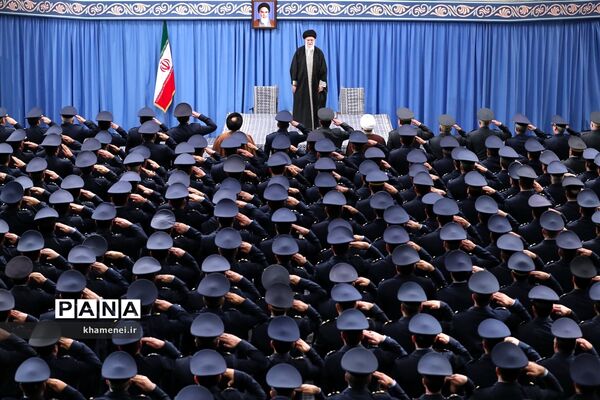 دیدار فرماندهان و کارکنان نیروی هوایی ارتش با فرمانده کل قوا