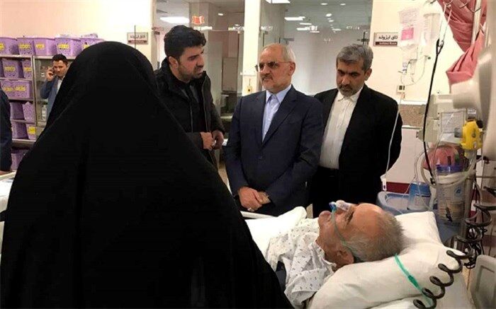 وزیر آموزش‌ و پرورش از والدین شهیدحسین فهمیده عیادت کرد