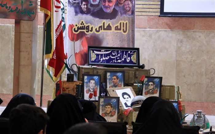 لاله های روشن وبلورین سرزمینم درمنطقه یک