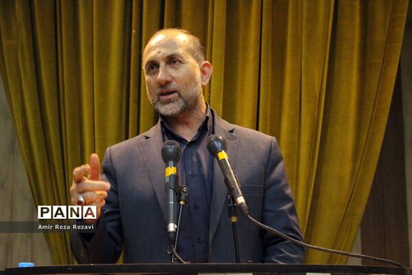 دیدار تشکل ها و نخبگان  دانش آموزی با مدیرکل صداو سیمای خوزستان