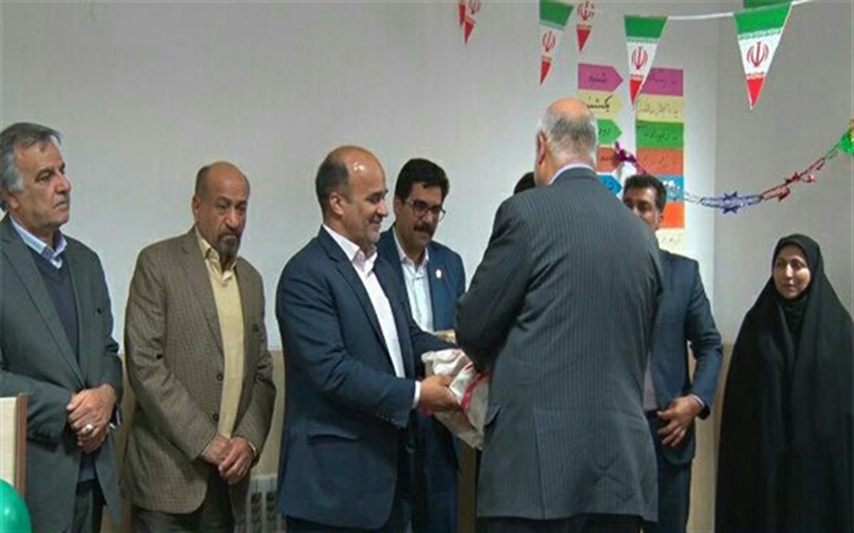 تجلیل از خیرین مدرسه ساز در رستاق