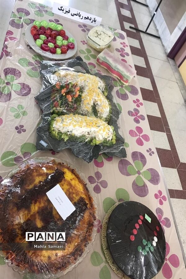 جشنواره غذا درآموزشگاه آرمیتا مصلی نژاد شهرری