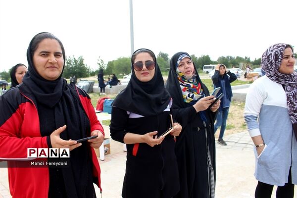 مسابقات بازی های بومی و محلی جشنواره ورزشی دا رشته طناب کشی در بوشهر