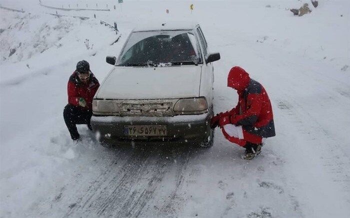 اعلام محورهای مسدود در 12 استان