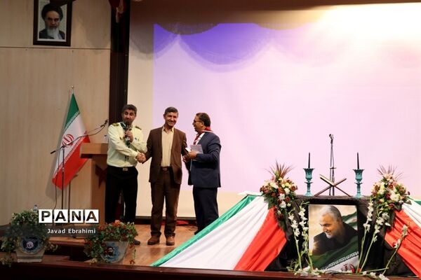 همایش بزرگ یاوران انقلاب در ناحیه 7 آموزش و پرورش  مشهد مقدس