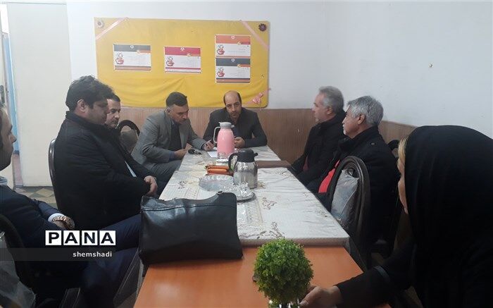 جلسه نماینده تولیدکنندگان لباس فرم کانون شهید رجایی منطقه12