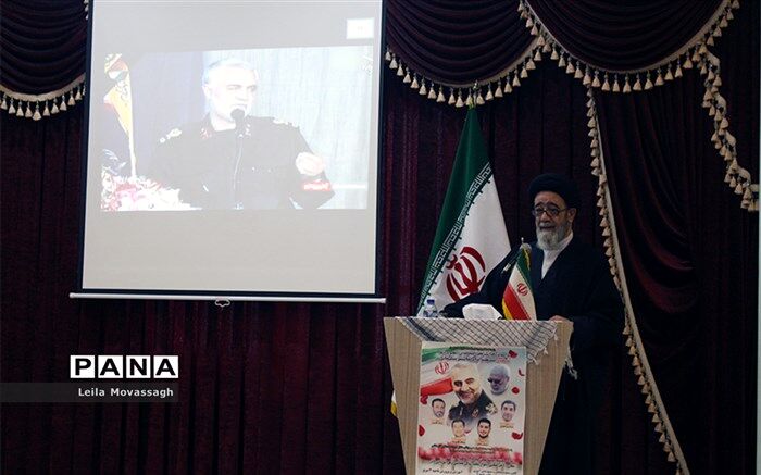 نماینده ولی فقیه در آذربایجان شرقی: هرکس علاقمند به ایران است در راهپیمایی22 بهمن ماه شرکت می کند