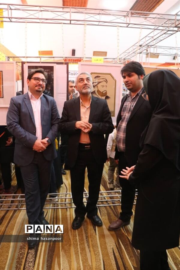 هنرستان فنی دخترانه سمیه آبادان برای اولین بار در خوزستان نخستین جشنواره هویت من در گذر زمان
