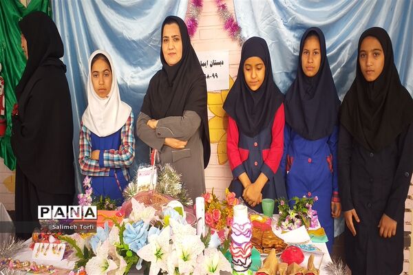 جشنواره صنایع دستی و غذاهای سنتی به میزبانی هنرستان کاردانش طوبی در شهرستان حمیدیه