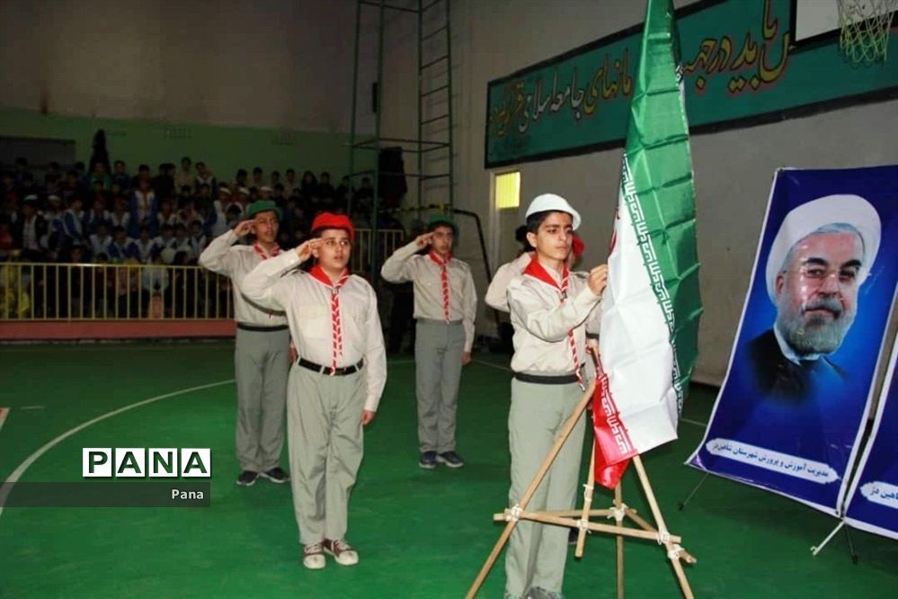 همایش یاوران انقلاب در شاهین دژ