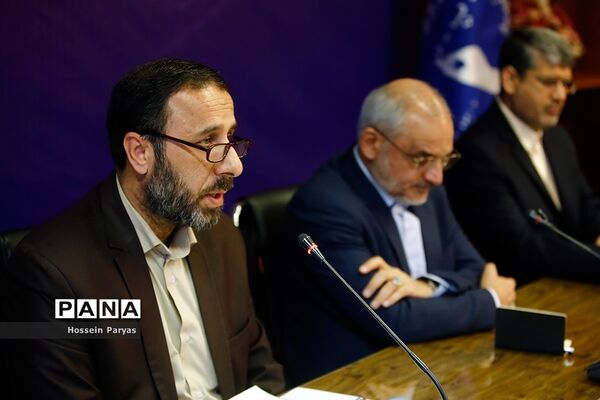 نشست صمیمی وزیر آموزش و پرورش با مدیران و کارکنان سازمان نهضت سواد آموزی