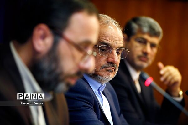 نشست صمیمی وزیر آموزش و پرورش با مدیران و کارکنان سازمان نهضت سواد آموزی