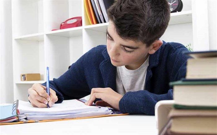 از سال 90 روند نزولی در خصوص تعداد شرکت کنندگان در المپیادهای دانش آموزی داشته‌ایم