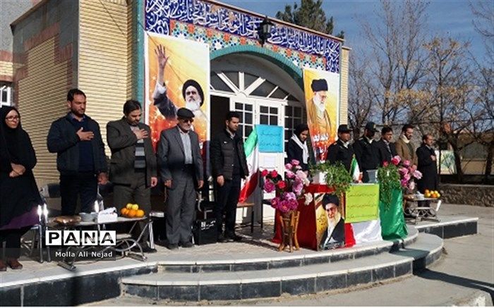 نواخته شدن زنگ انقلاب در شهر زیارت شیروان