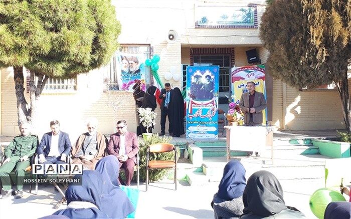 نواختن زنگ گلبانگ انقلاب در مدارس زبرخان