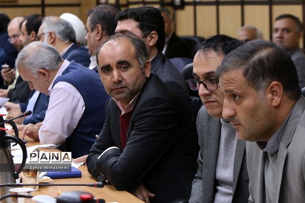 جلسه روسای مناطق نوزده گانه و شورای معاونان اداره‌کل آموزش و پرورش شهر تهران