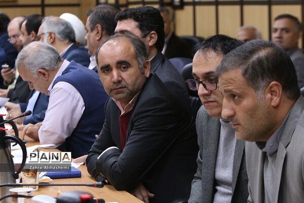 جلسه روسای مناطق نوزده گانه و شورای معاونان اداره‌کل آموزش و پرورش شهر تهران