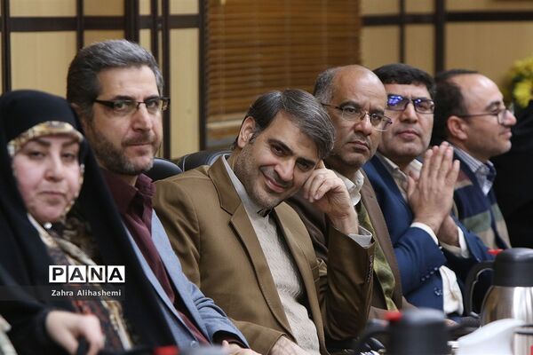 جلسه روسای مناطق نوزده گانه و شورای معاونان اداره‌کل آموزش و پرورش شهر تهران