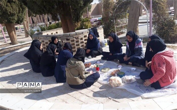 برنامه صبحانه سالم  در دبیرستان زینب (س) ابرکوه