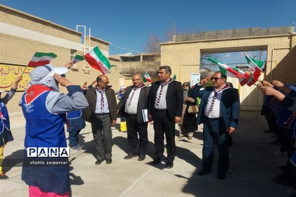 بازدید مسئولین سازمان دانش آموزی استان فارس از فعالیت ها و ابتکارات سازمان دانش‌آموزی نی ریز