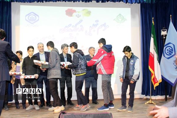 تجلیل از برگزیدگان دلنوشته دانش‌آموزی سومین دوره بازدید از تامین اجتماعی