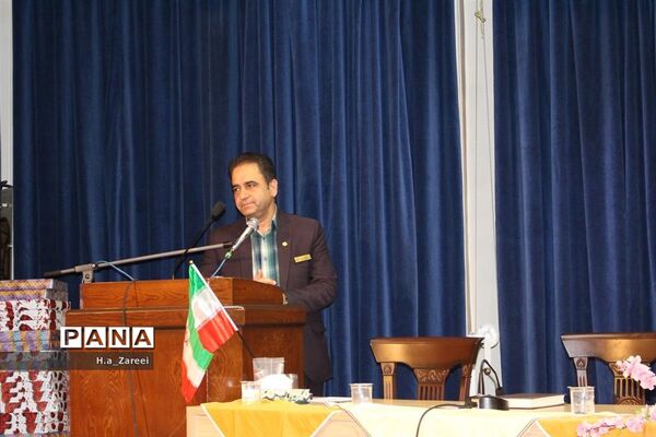 تجلیل از برگزیدگان دلنوشته دانش‌آموزی سومین دوره بازدید از تامین اجتماعی
