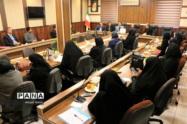 نشست هم اندیشی مسئولان مدارس غیردولتی  مدیریت آموزش و پرورش ناحیه یک ری