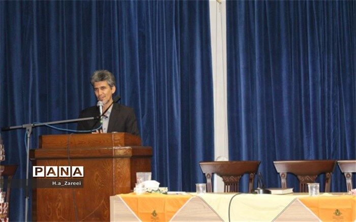دانش آموزان سفیران آموزش و پرورش هستند