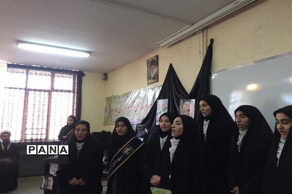 مراسم بزرگداشت سردار سلیمانی در مدرسه نرگس همدان