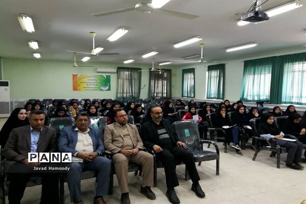 برگزاری مسابقه روانخوانی و مشاعره بین دانش آموزان متوسطه اول شهرستان حمیدیه