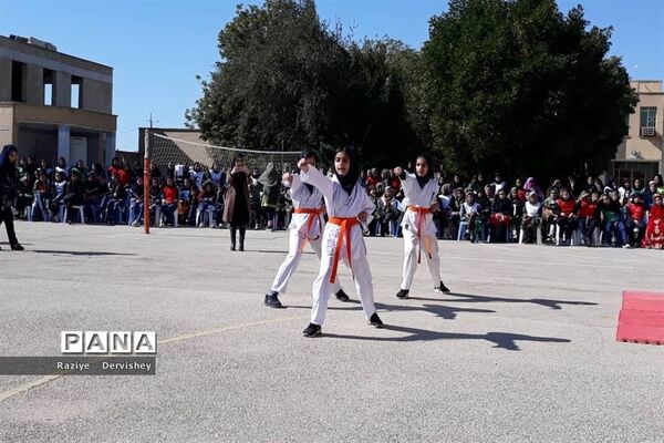 المپیاد ورزشی دبیرستان شبانه روزی مهر امیدیه (جایزان) به مناسبت دهه فجر