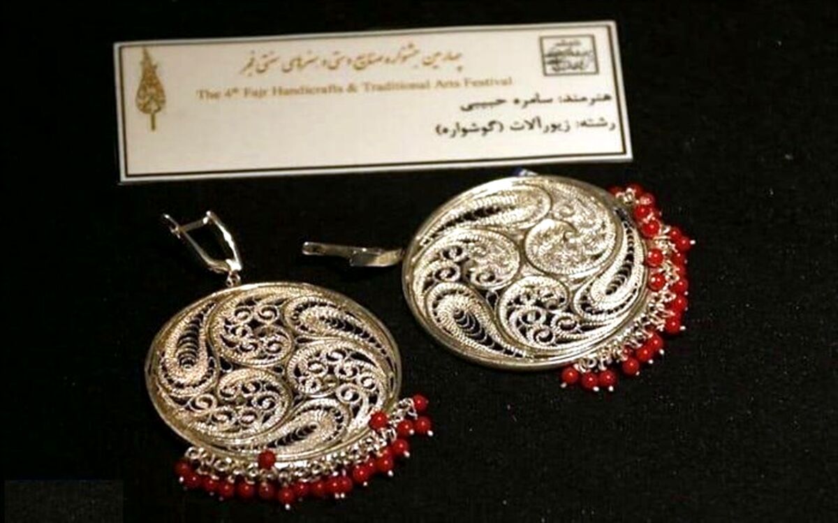 جلوه‌نمایی ۱۲ اثر هنرمندان آذربایجان شرقی در چهارمین جشنواره فجر ملی صنایع‌دستی
