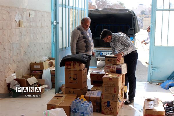 ارسال کمک‌های فرهنگیان و دانش‌آموزان  فارس به  استان سیستان و بلوچستان